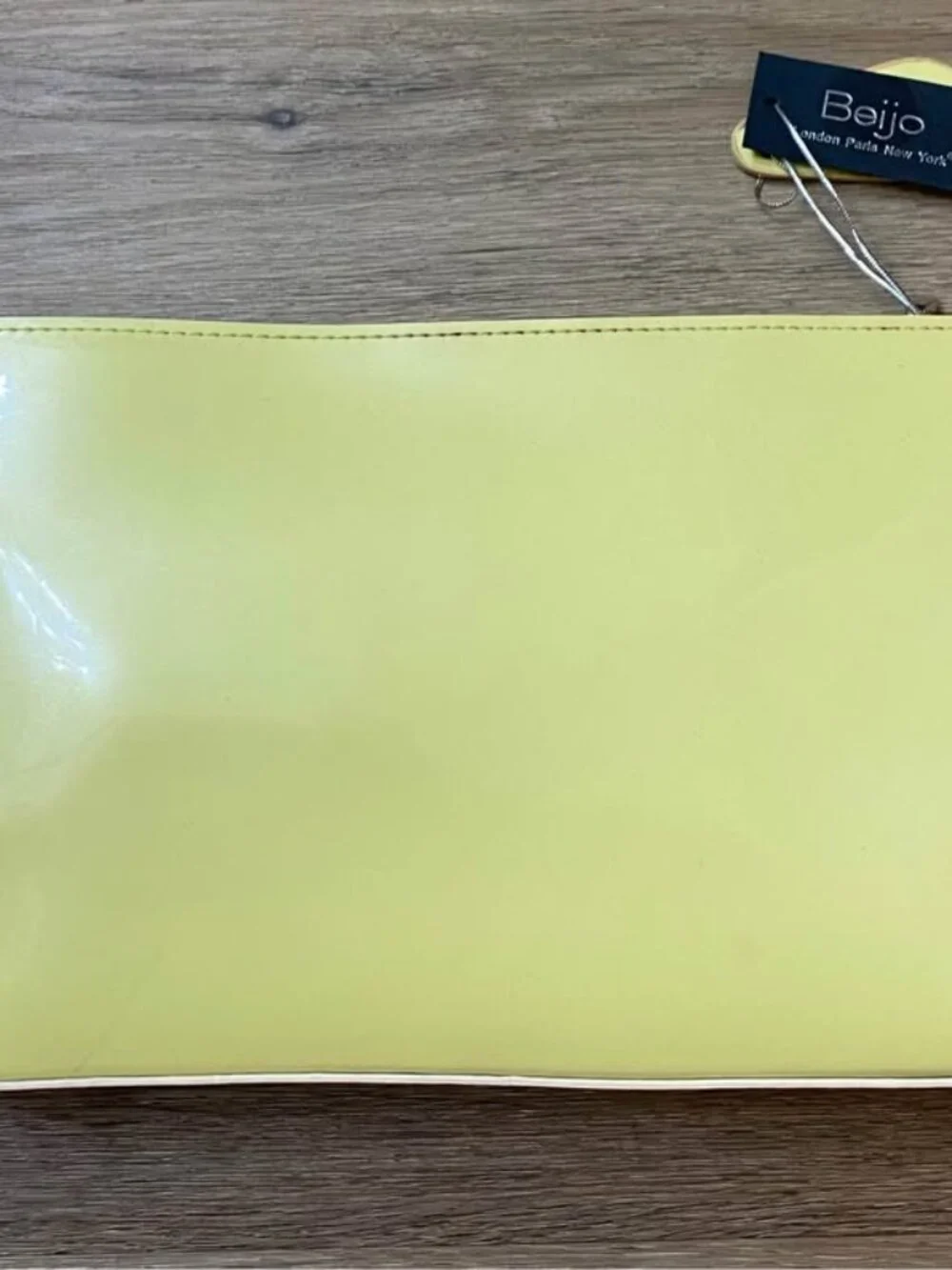 Beijo Mellow Yellow Patent-Style Handbag NWT – Crossbody & Wristlet Strap